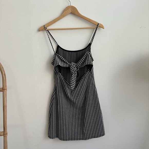TOP SHOP BLACK & WHITE CHECKERED PLAID SLEEVELESS SCOOP NECK MINI DRESS - Picture 2 of 4